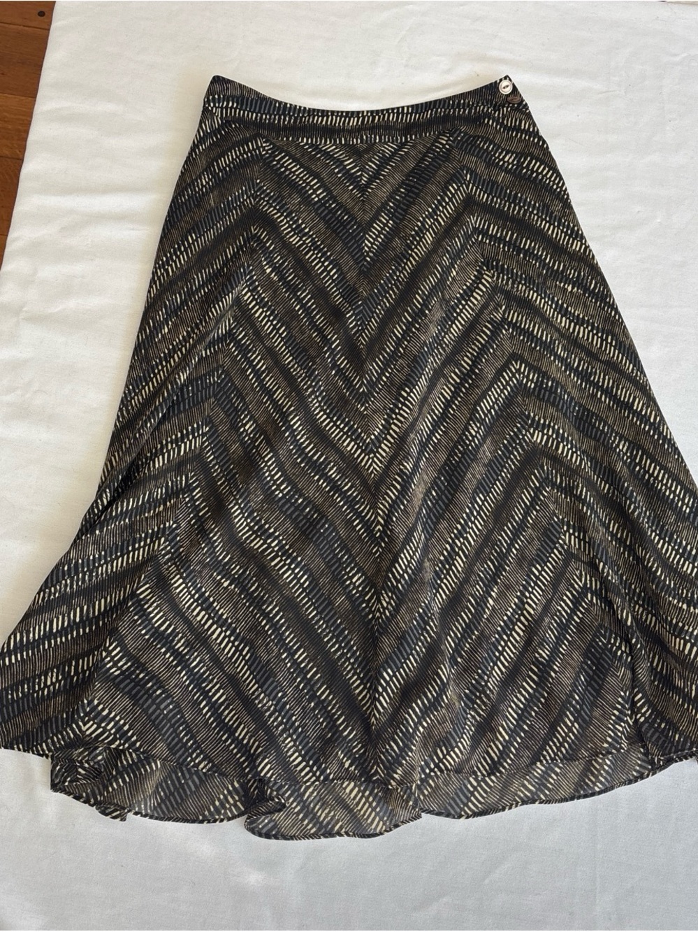 100% silk vintage Black and Cream Chevron A-Line Women's Skirt